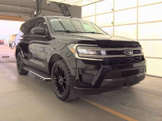 2023 Ford Expedition XLT photo 3