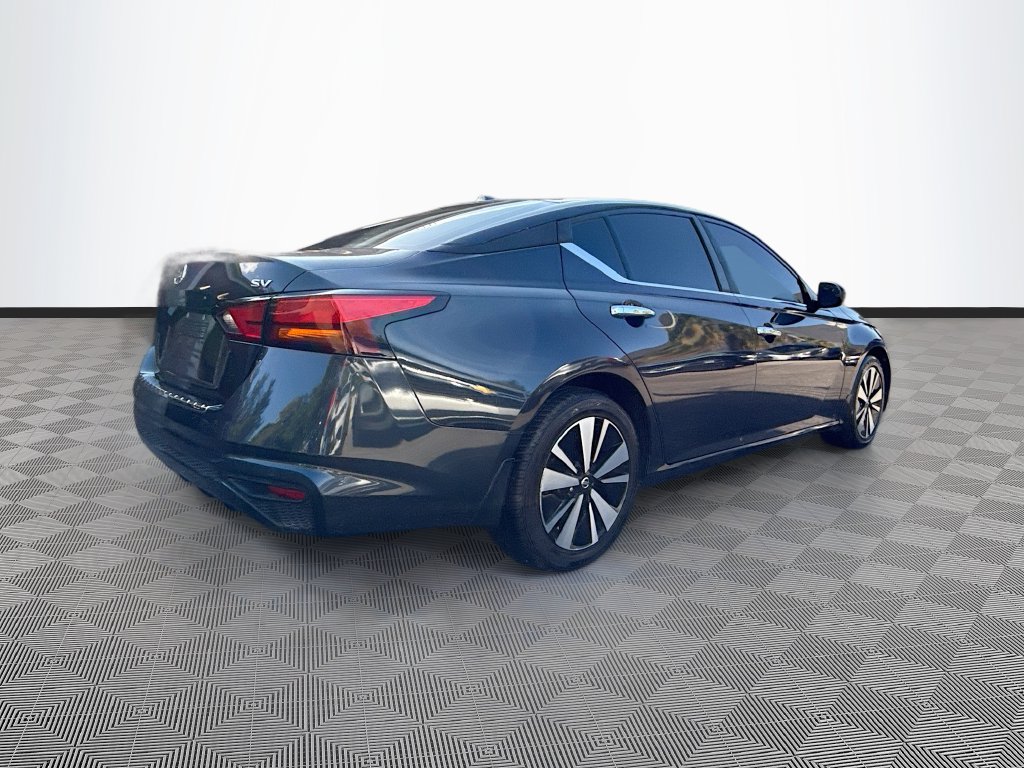 Used 2021 Nissan Altima 2.5 SV Sedan