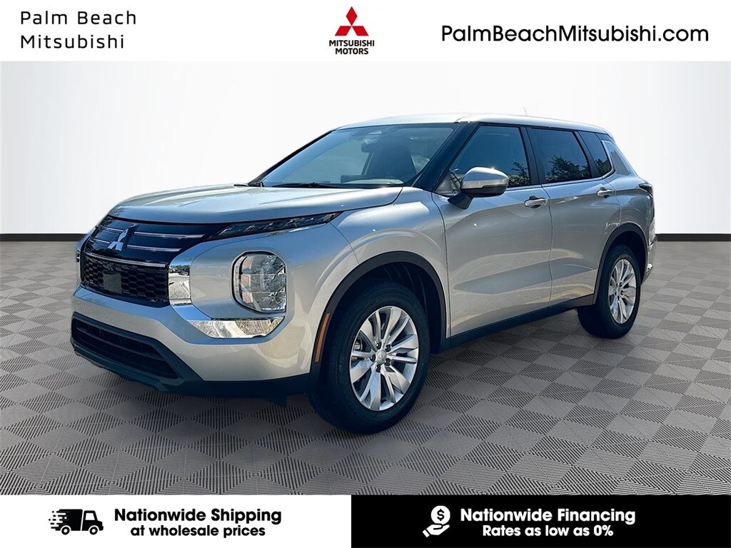 2025 Mitsubishi Outlander ES's photo