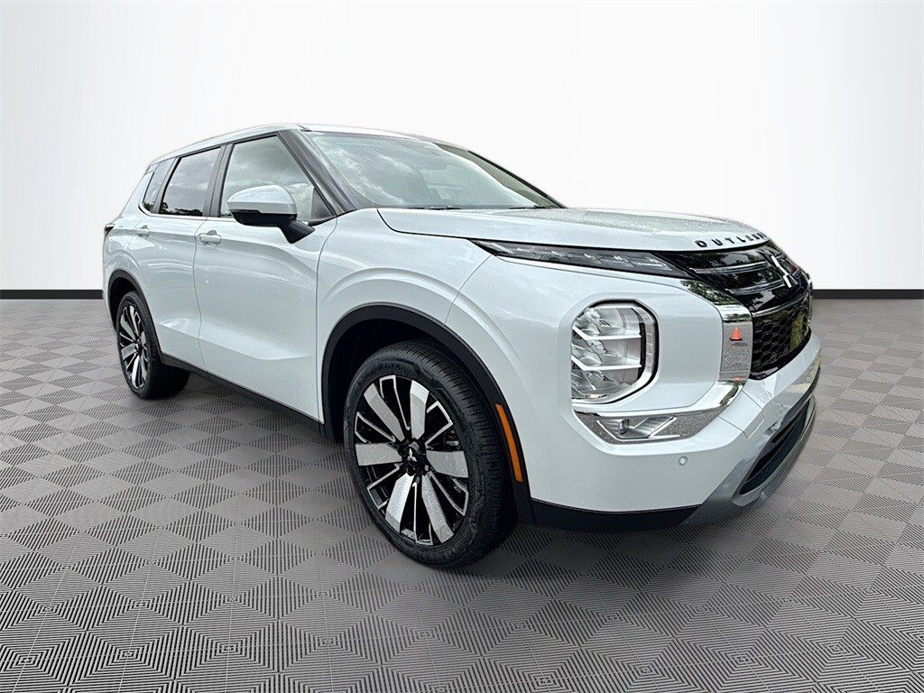 New 2025 Mitsubishi Outlander SE SUV