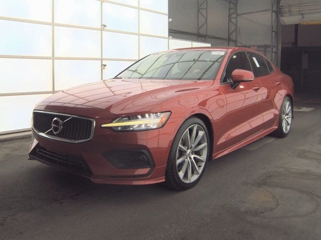 2019 Volvo S60 Momentum's photo