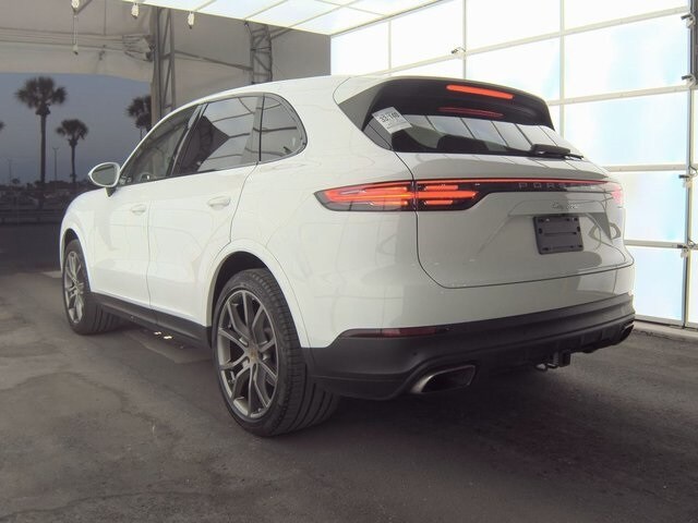 2019 Porsche Cayenne Base photo 3