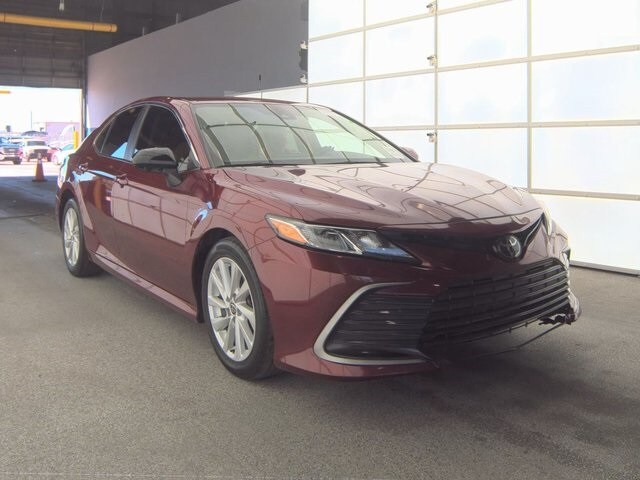 2022 Toyota Camry LE photo 2