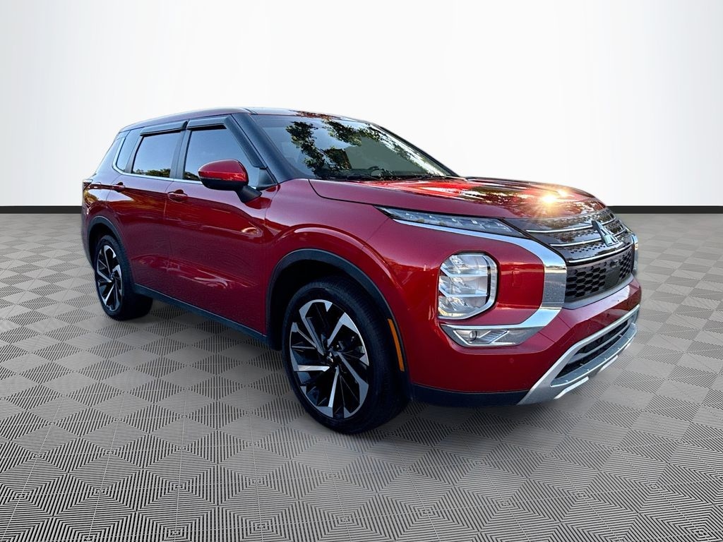 Used 2024 Mitsubishi Outlander SE SUV