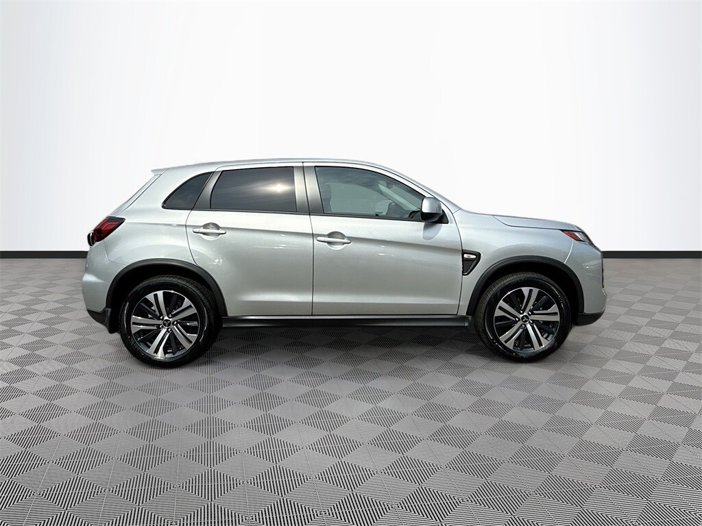 2025 Mitsubishi Outlander Sport ES photo 4