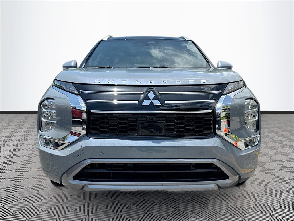 2025 Mitsubishi Outlander SEL photo 2