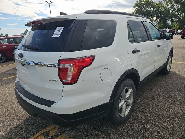 2018 Ford Explorer Base photo 2