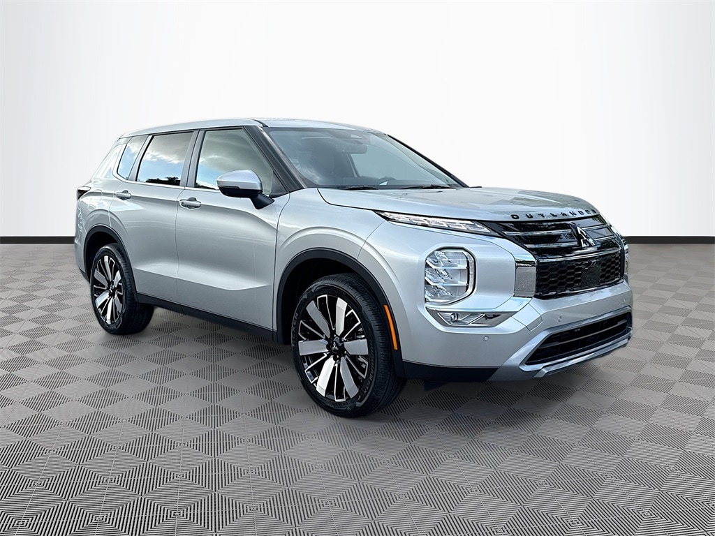 New 2025 Mitsubishi Outlander SE SUV