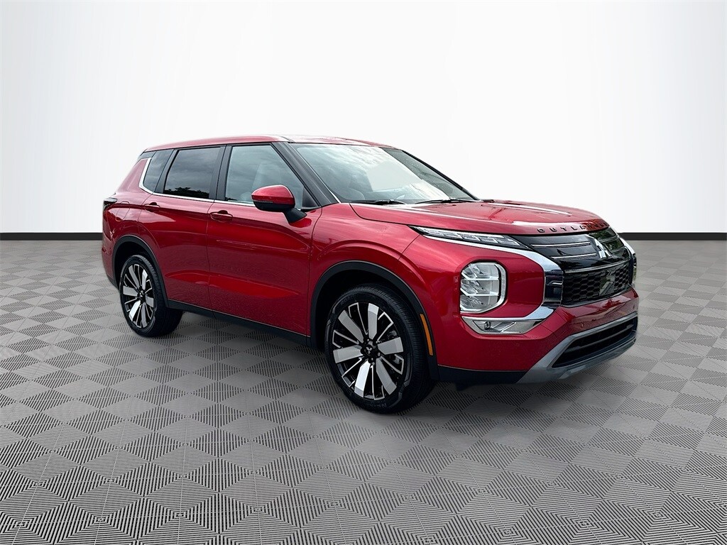 2025 Mitsubishi Outlander SE photo 3