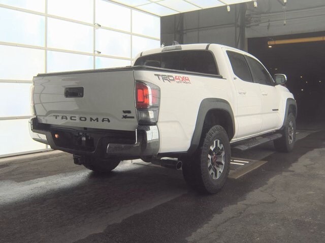 2021 Toyota Tacoma TRD Off-Road photo 2