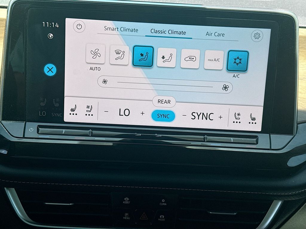 2025 Volkswagen Atlas SE w/Tech - Photo 17