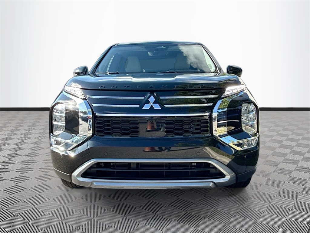 2025 Mitsubishi Outlander SE photo 2