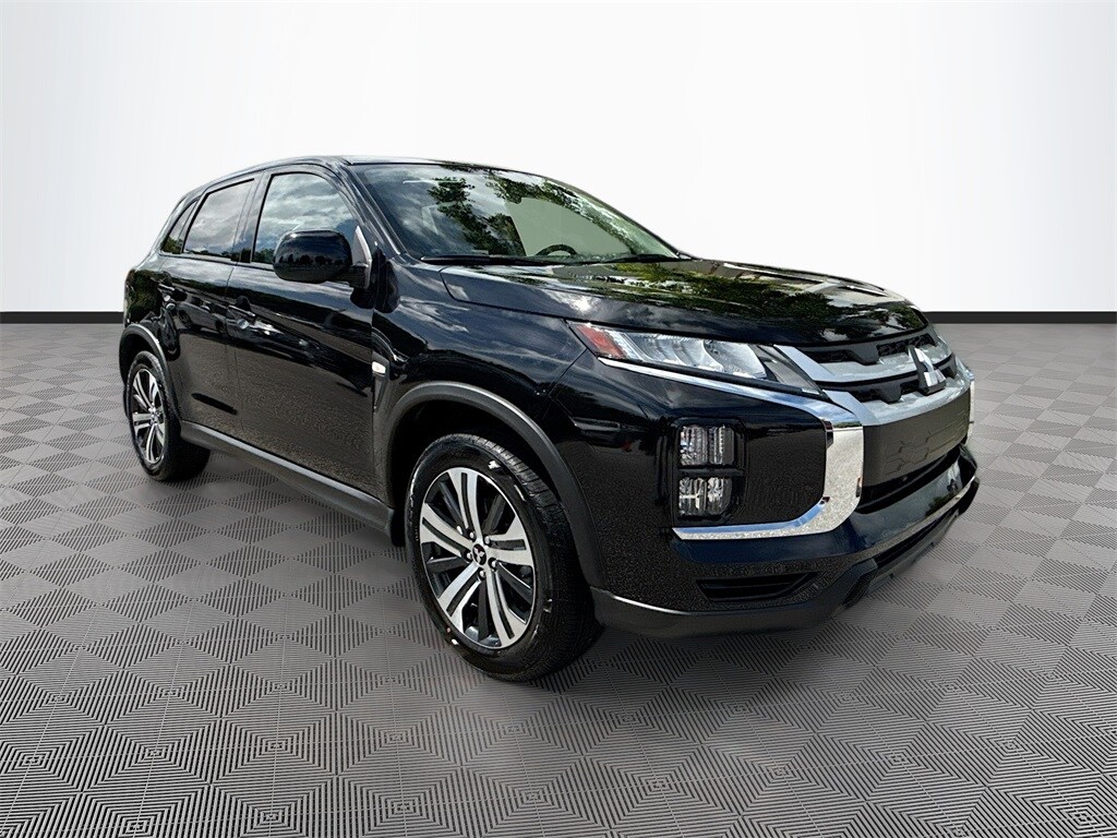 2025 Mitsubishi Outlander Sport ES photo 3
