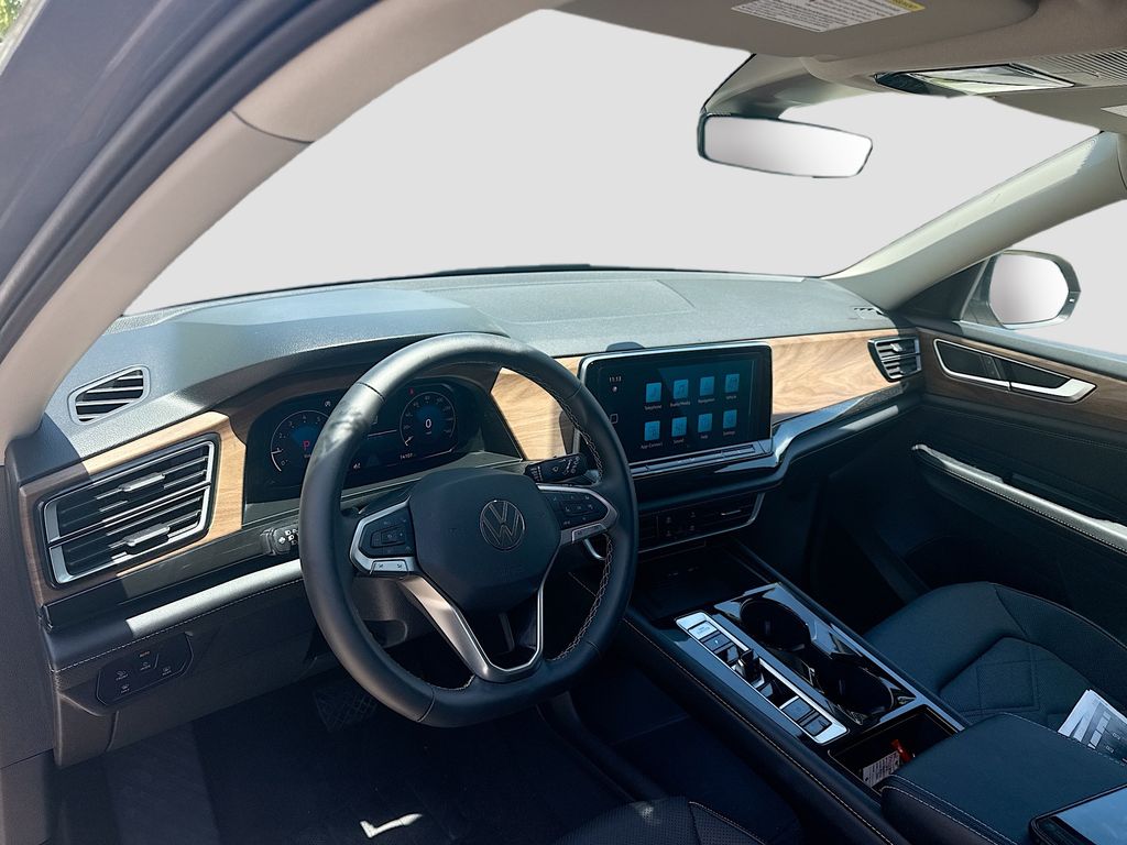 2025 Volkswagen Atlas SE w/Tech - Photo 10