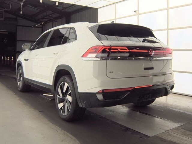 2024 Volkswagen Atlas Cross Sport SE Technology photo 4