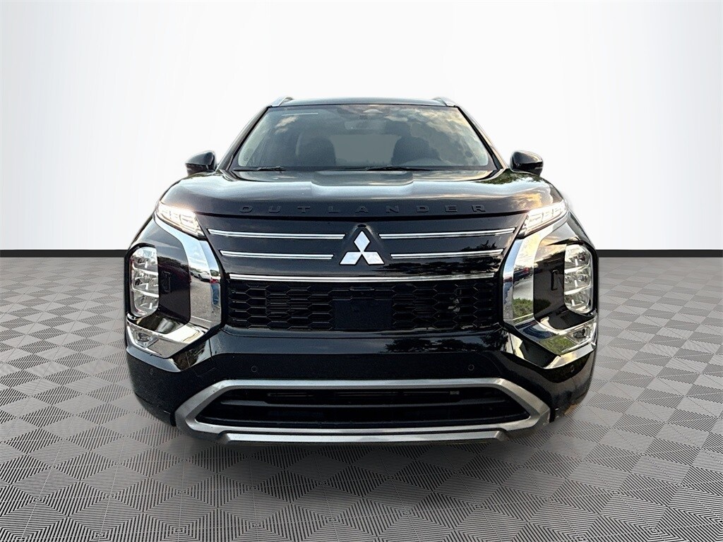 2025 Mitsubishi Outlander SEL photo 2