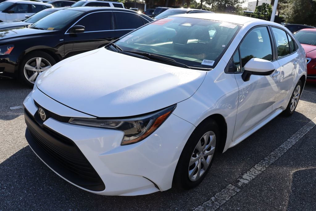 2024 Toyota Corolla LE photo 2