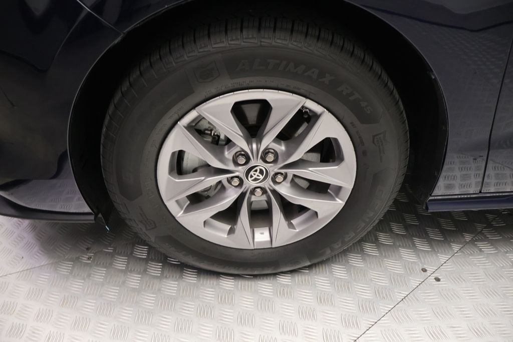 Certified 2024 Toyota Sienna XLE Minivan/Van