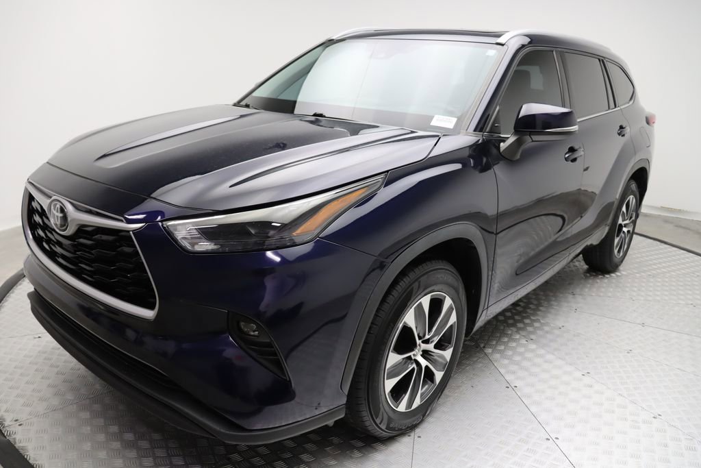 Certified 2022 Toyota Highlander XLE with VIN 5TDGZRAH9NS127881 for sale in West Palm Beach, FL