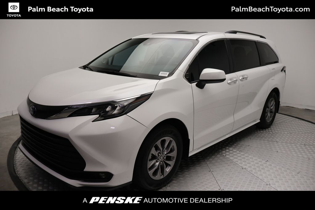 2025 Toyota Sienna Minivan/Van 