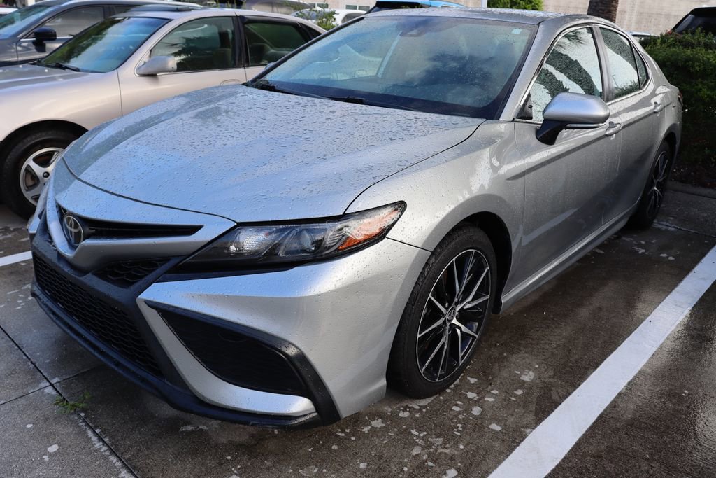 Certified 2022 Toyota Camry SE with VIN 4T1G11AK2NU664443 for sale in West Palm Beach, FL