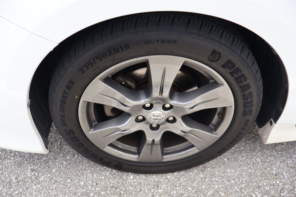 Used 2017 Toyota Sienna SE Minivan/Van