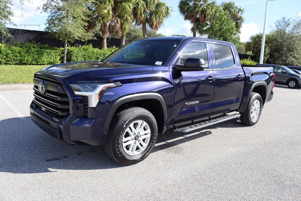 2025 Toyota Tundra SR5's photo