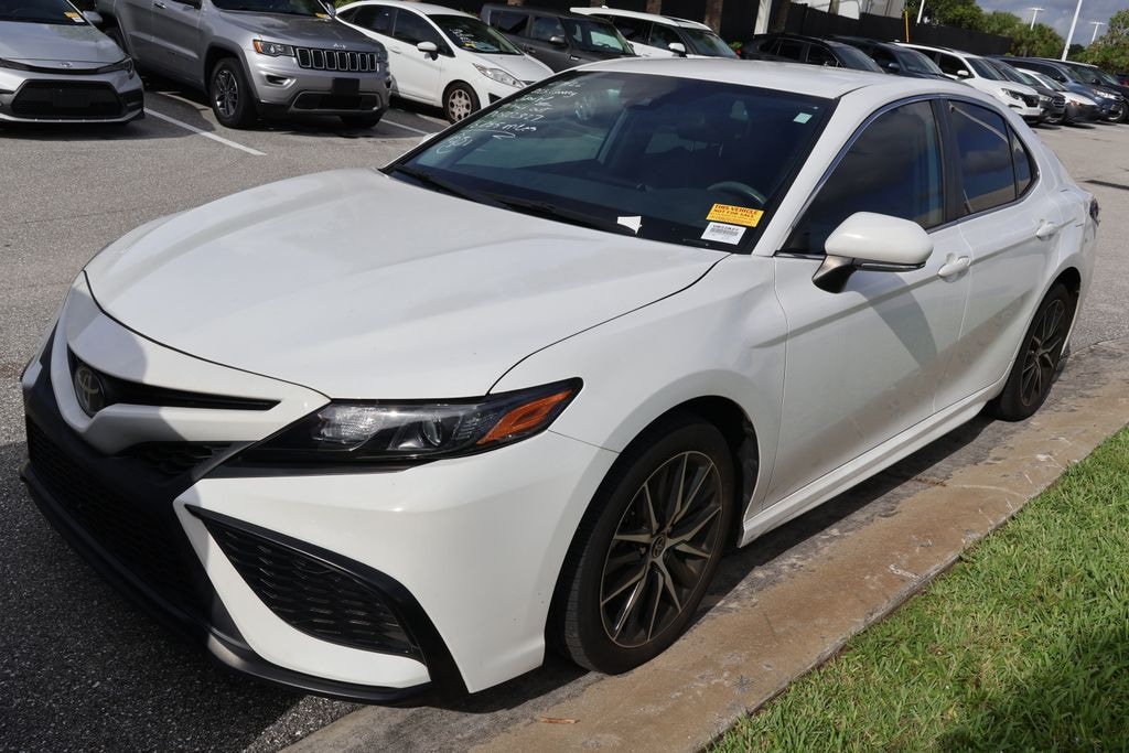 Used 2023 Toyota Camry SE Sedan