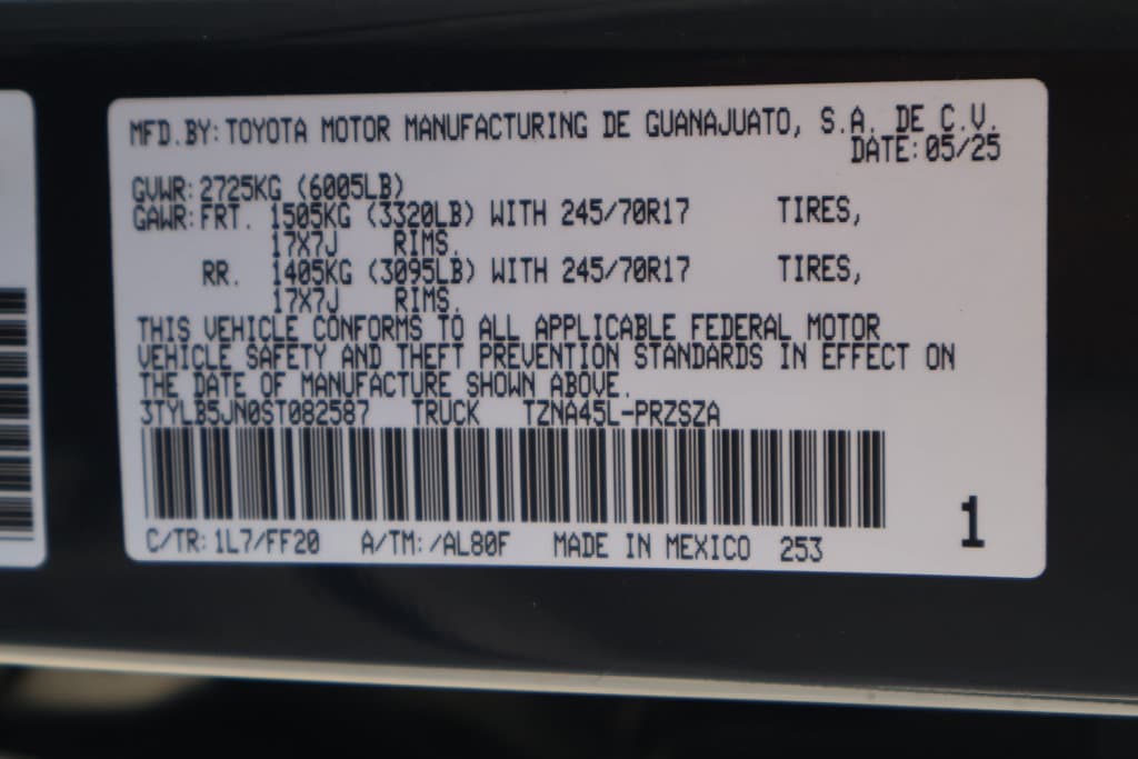2025 Toyota Tacoma SR5 - Photo 17