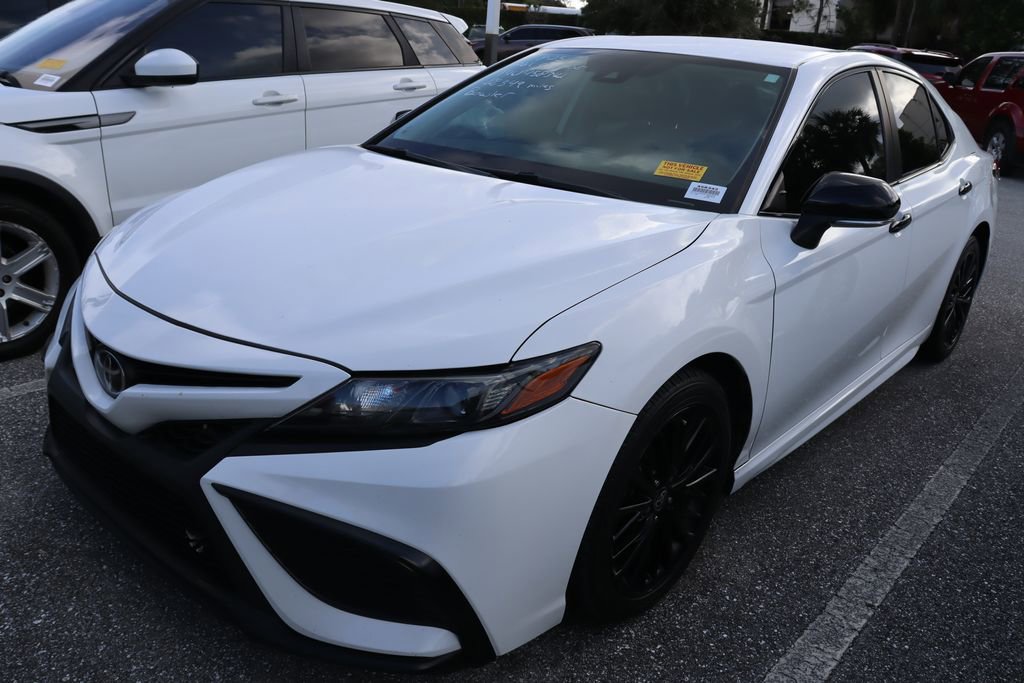 2021 Toyota Camry SE photo 2