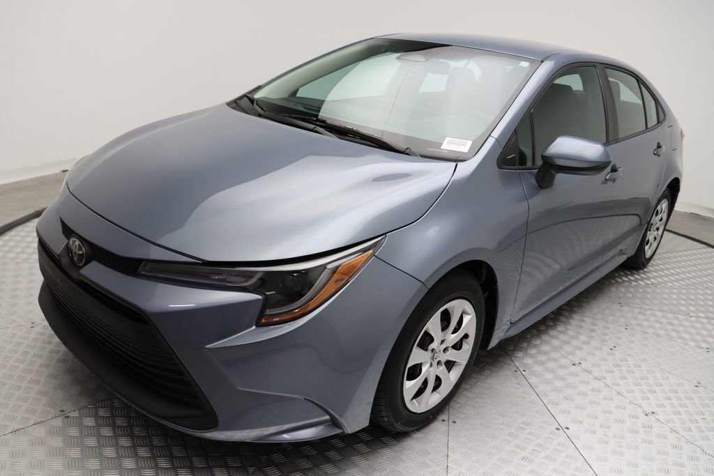 2023 Toyota Corolla LE photo 2