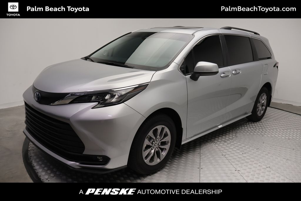 2025 Toyota Sienna Minivan/Van 
