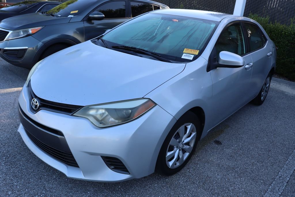 2015 Toyota Corolla LE photo 2