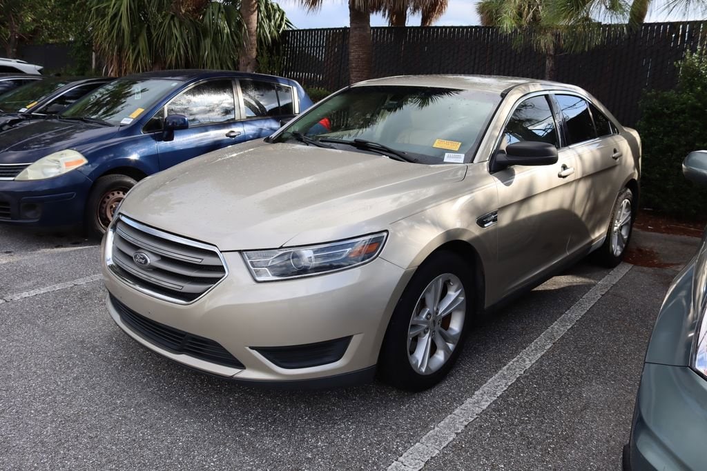 2018 Ford Taurus SE's photo