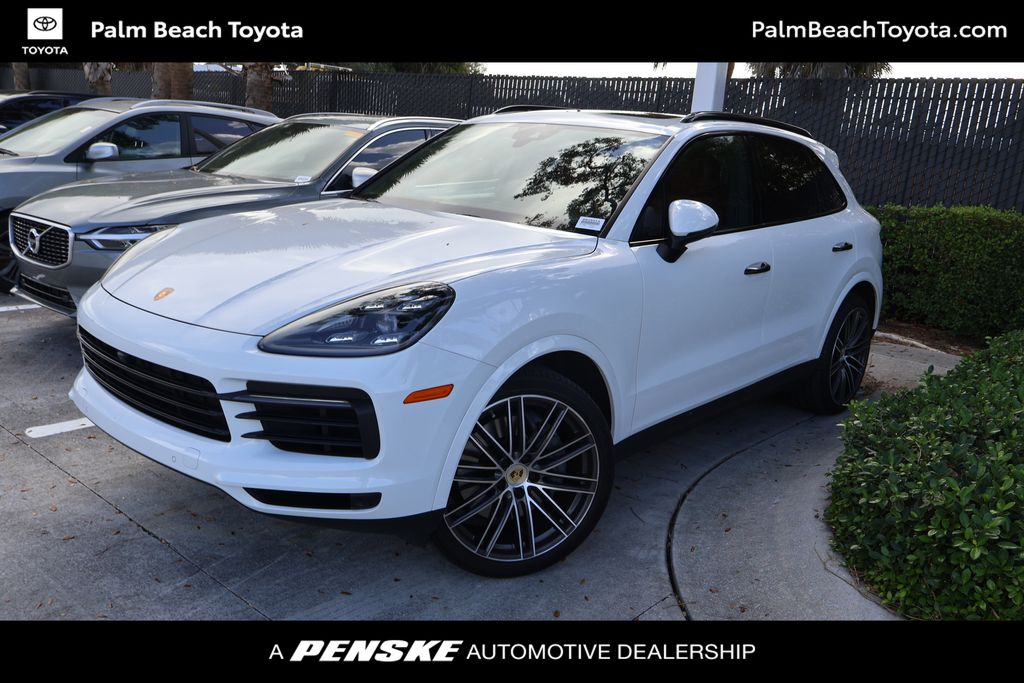 2023 Porsche Cayenne S's photo