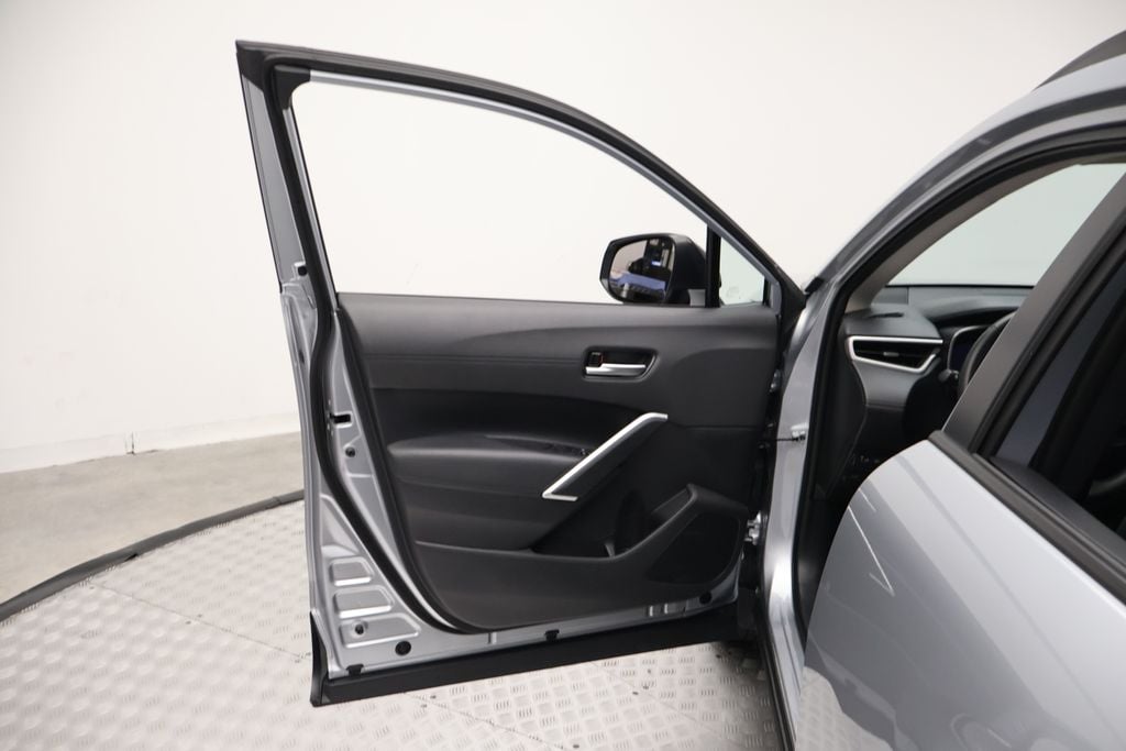 2026 Toyota Corolla Cross XLE - Photo 16