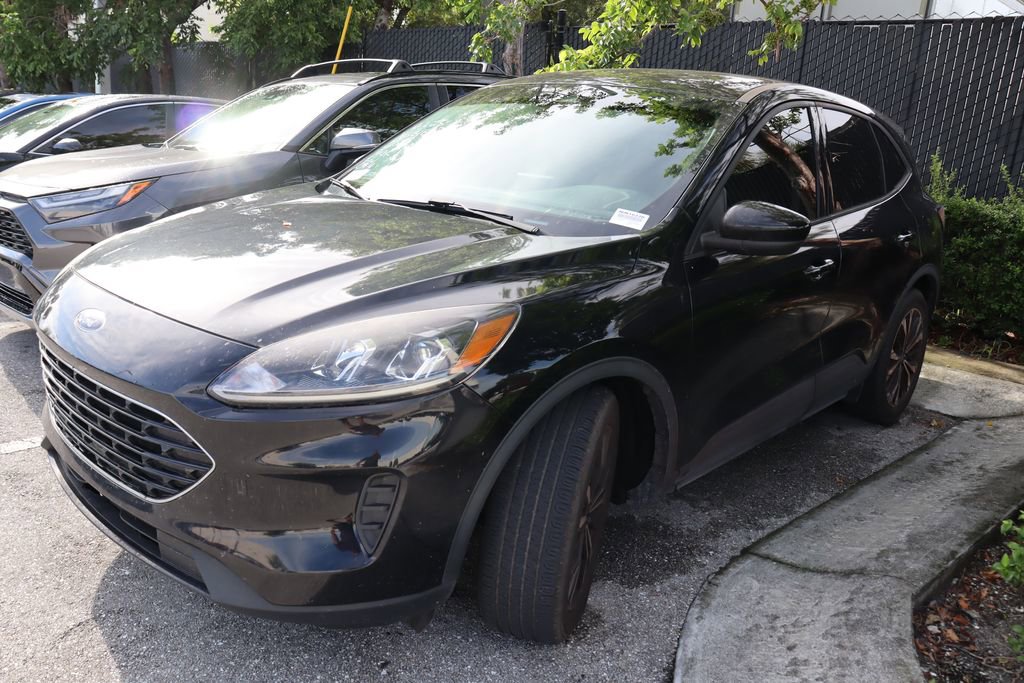 2022 Ford Escape SE photo 2