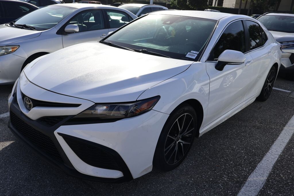 Used 2022 Toyota Camry SE Sedan