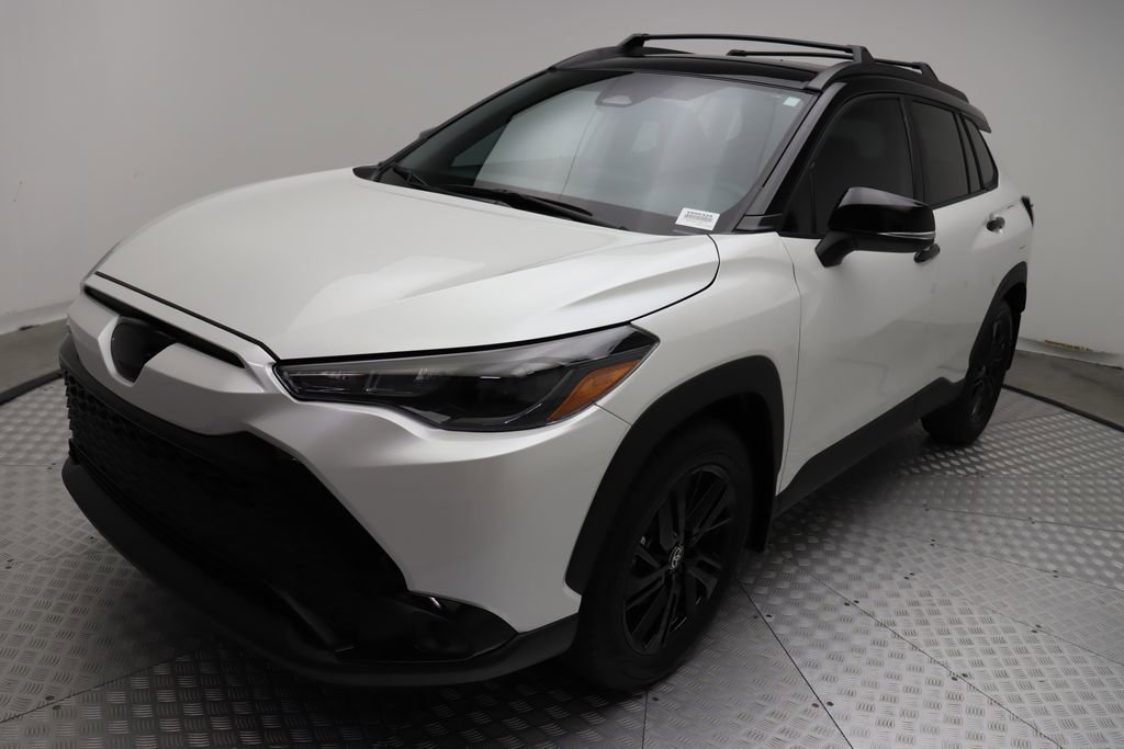 2025 Toyota Corolla Hybrid photo 2