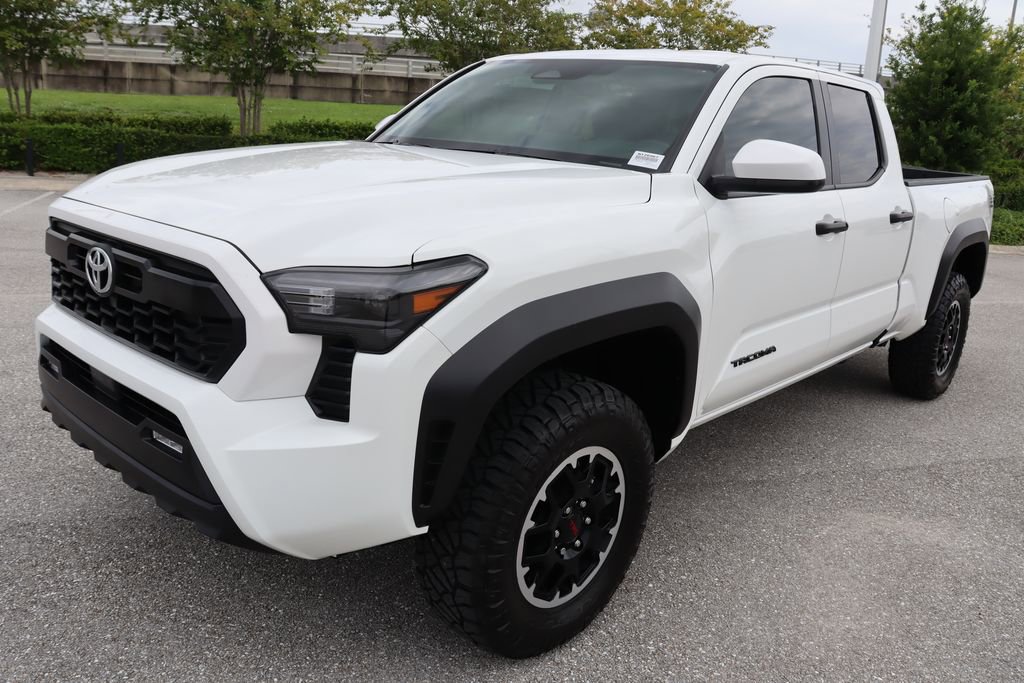 2025 Toyota Tacoma TRD Off-Road photo 2