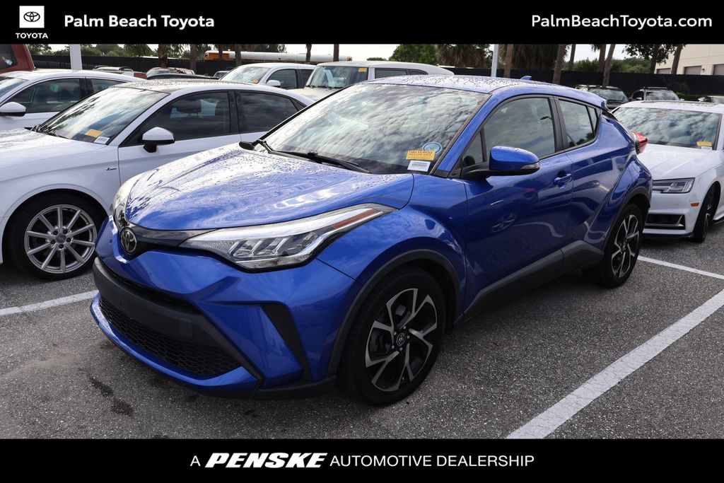 2021 Toyota C-HR XLE's photo
