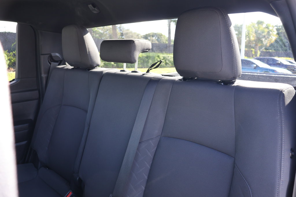 2025 Toyota Tacoma SR5 - Photo 18