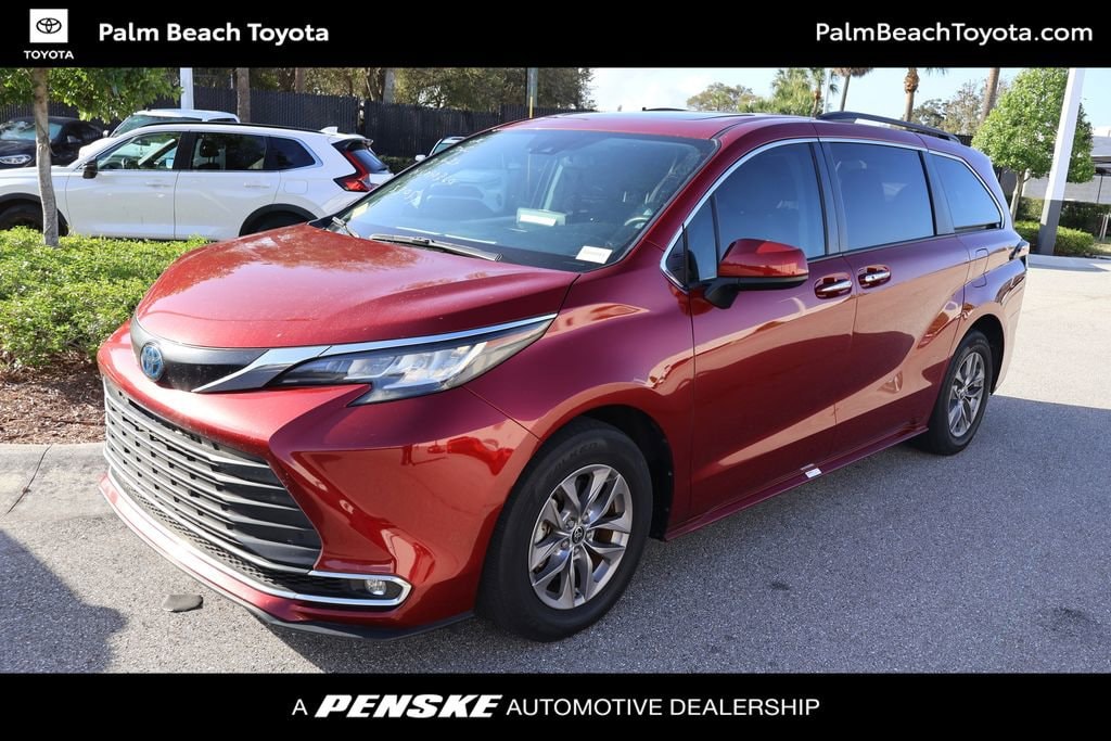 2022 Toyota Sienna Van Passenger Van 