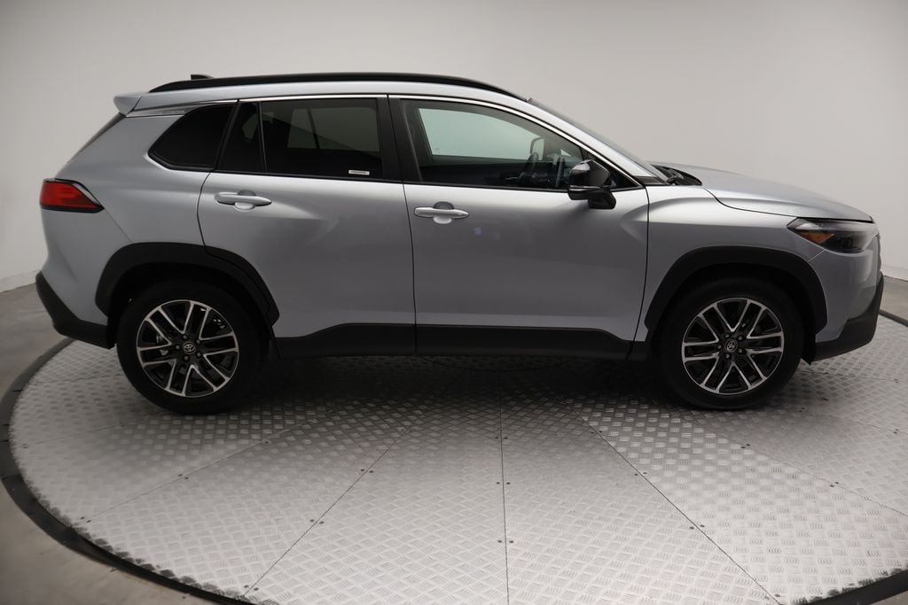 2026 Toyota Corolla Cross XLE - Photo 7