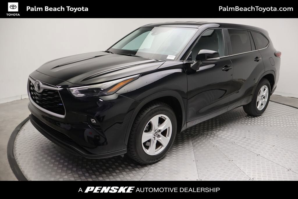 Used 2024 Toyota Highlander LE SUV