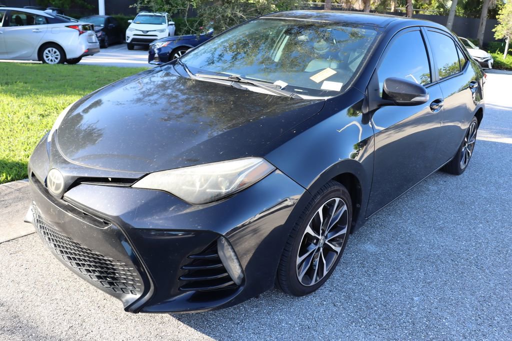 2017 Toyota Corolla SE photo 2