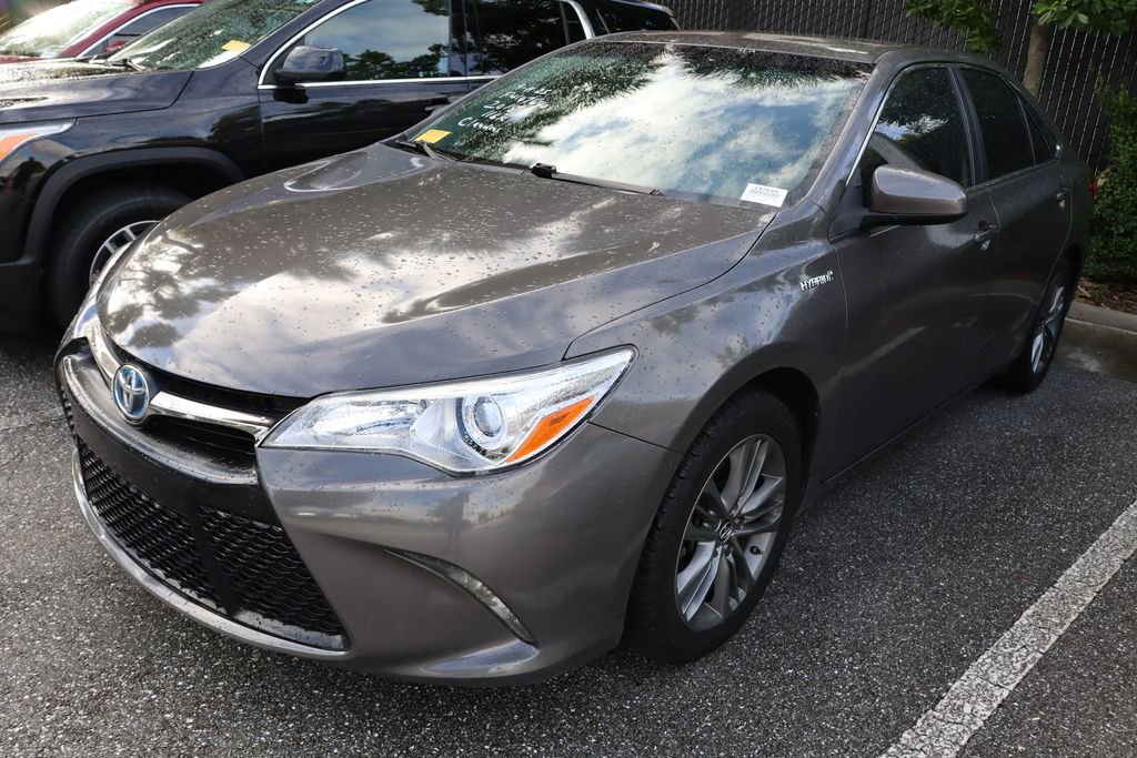 2015 Toyota Camry Hybrid SE photo 2