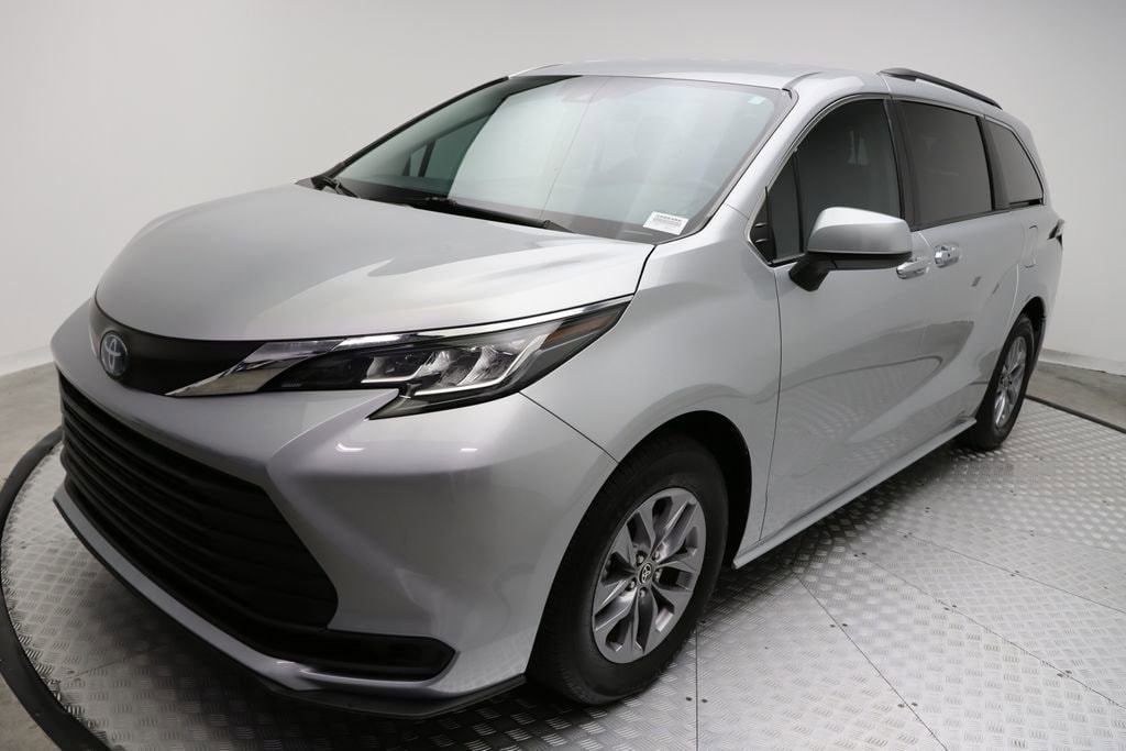 Certified 2022 Toyota Sienna LE with VIN 5TDKRKEC8NS088488 for sale in West Palm Beach, FL