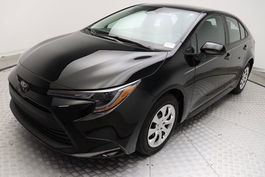 2024 Toyota Corolla LE photo 2