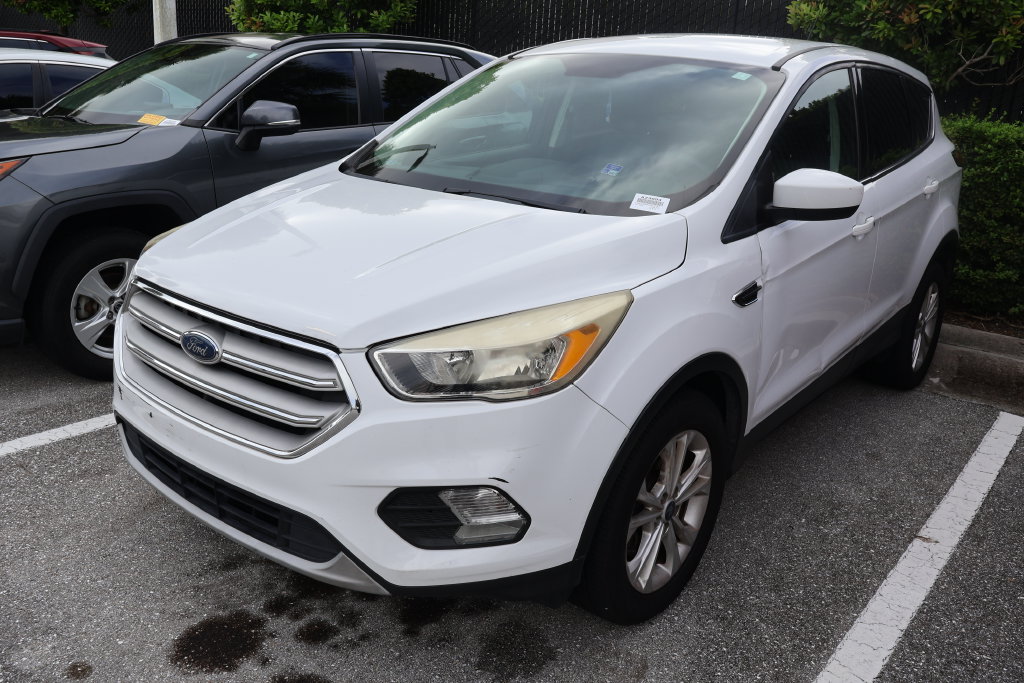 Used 2019 Ford Escape SE with VIN 1FMCU9GD6KUA23093 for sale in West Palm Beach, FL